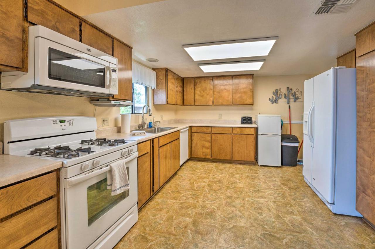 Updated Family Home - 2 Blocks To Colorado River! Bullhead City Dış mekan fotoğraf